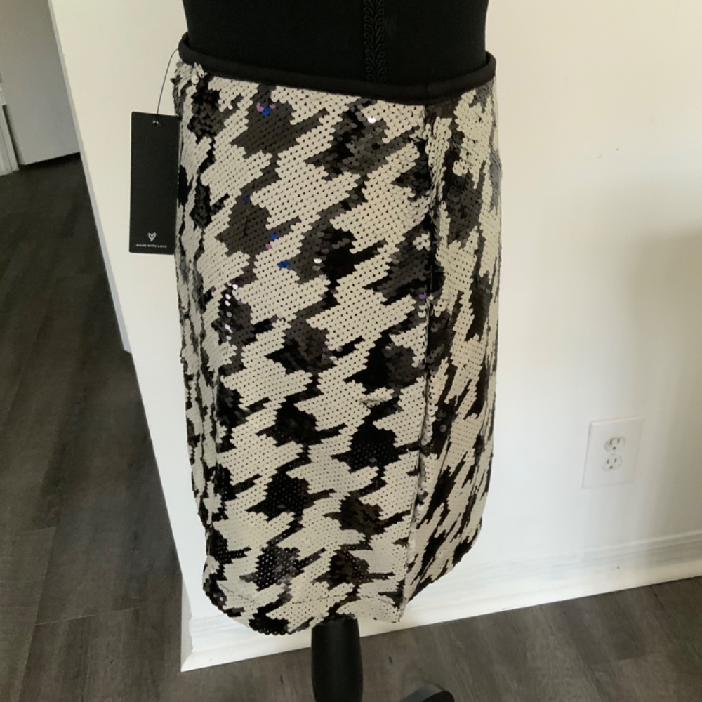 Lulus - Picture 5 of 7